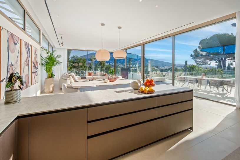 Contemporary Golfside Villa in Nueva Andalucía, Marbella