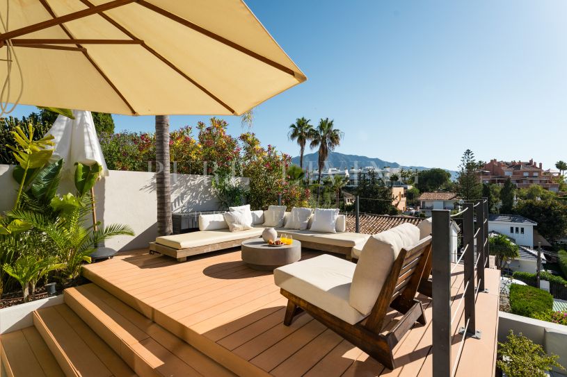 Villa View – Villa de Lujo Reformada con Vistas Panorámicas en Nueva Andalucía