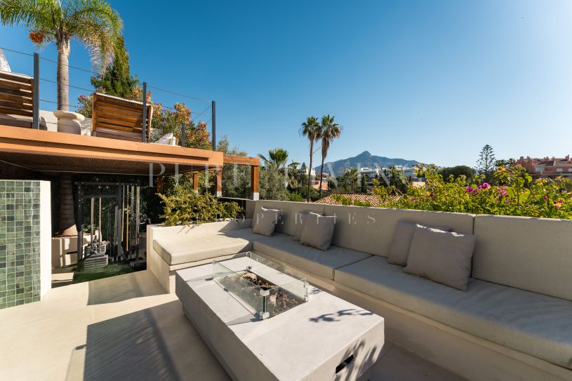 Villa View – Villa de Lujo Reformada con Vistas Panorámicas en Nueva Andalucía
