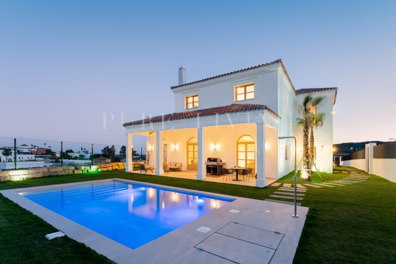 Contemporary Sea View Villa in Valle Romano