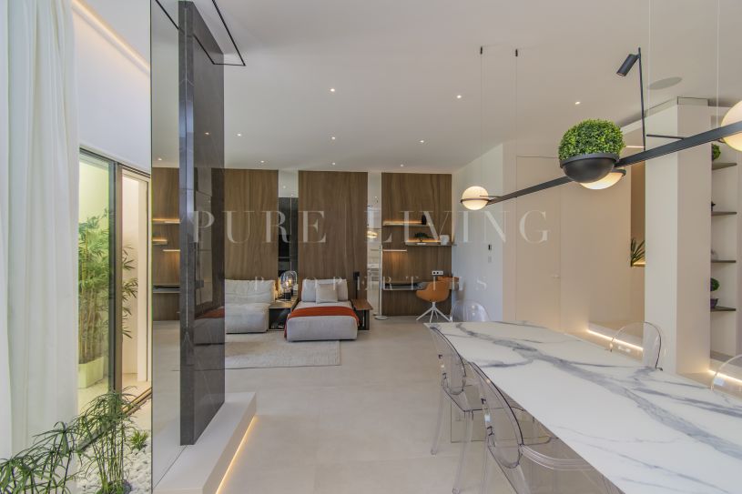 STUNNING FIRST-LINE BEACH HOUSE ON THE GOLDEN MILE WITH SEA VIEWS