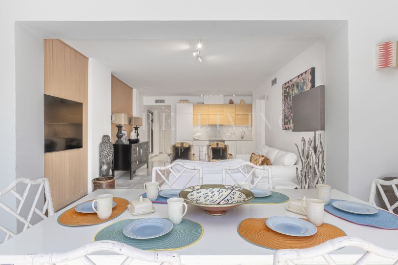 Spacieux appartement au rez-de-chaussée avec vue sur le jardin et la piscine, situé sur le Marbella Golden Mile