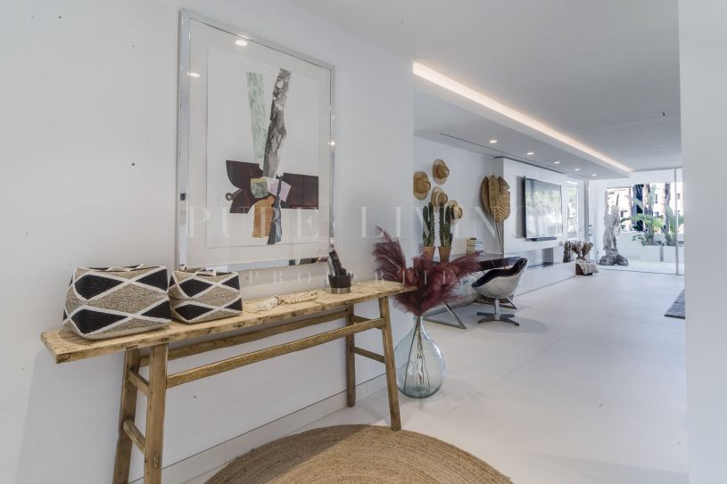 Apartment for sale in Marina Puente Romano, Marbella Golden Mile