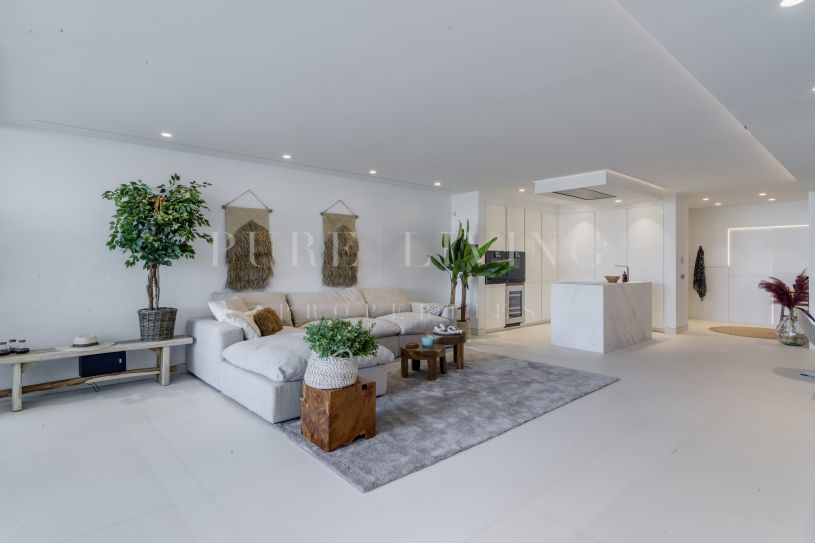 Apartment for sale in Marina Puente Romano, Marbella Golden Mile