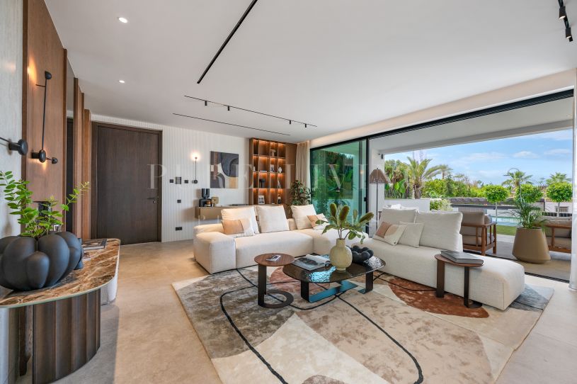 Marbesa – Contemporary Six-Bedroom Luxury Villa