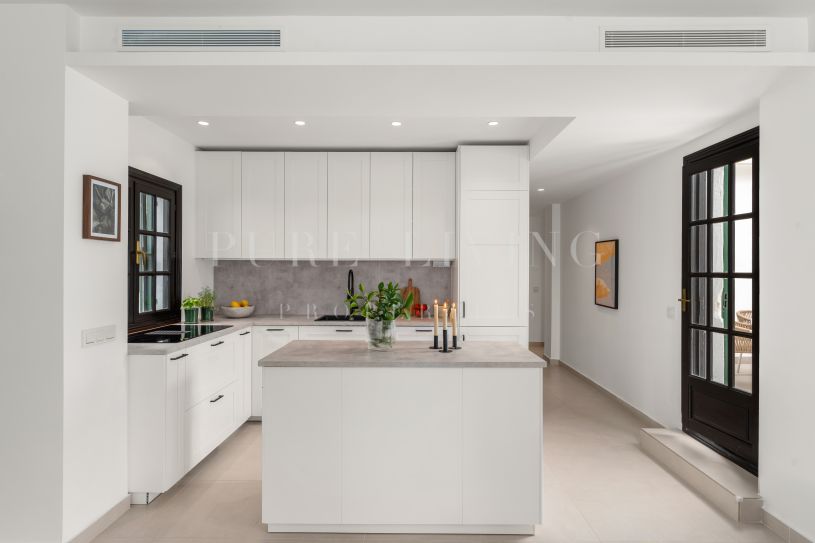 Casa Blanche – Renovated Apartment in Aldea Blanca, Nueva Andalucía