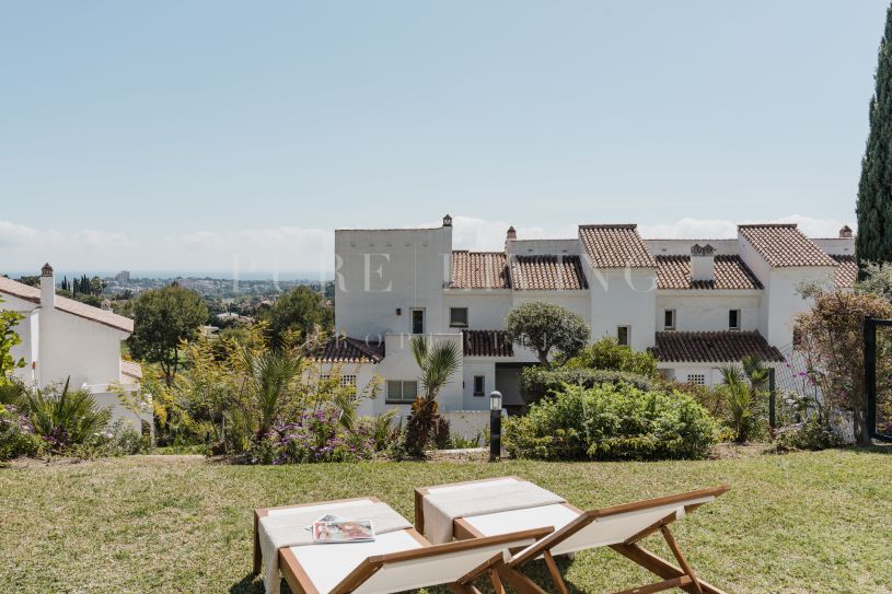 Newly renovated three-bedroom ground floor apartment in La Quinta village