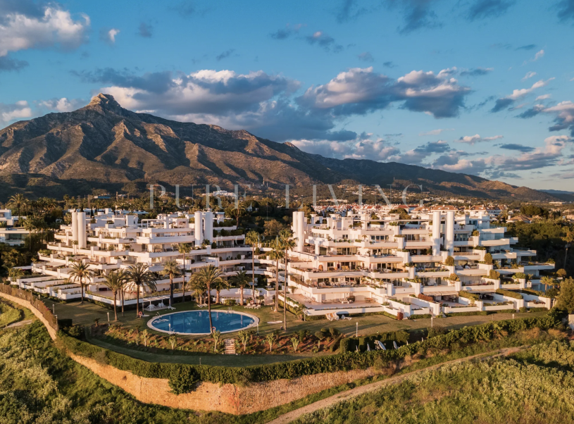Arka Hill – Elegant Sea-View Residence on Marbella’s Prestigious Golden Mile