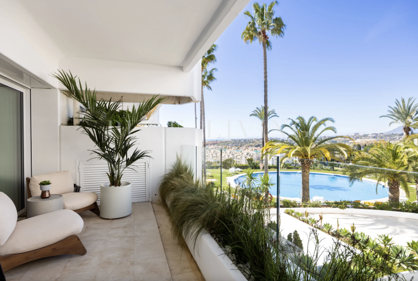 Arka Hill – Elegant Sea-View Residence on Marbella’s Prestigious Golden Mile