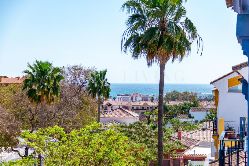 Luminoso y espacioso adosado situado en una zona privilegiada de San Pedro de Alcántara