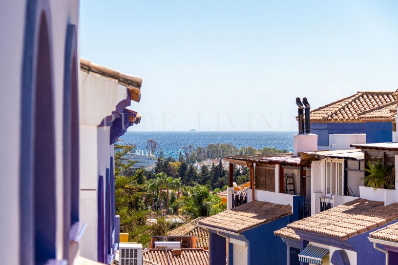 Luminoso y espacioso adosado situado en una zona privilegiada de San Pedro de Alcántara