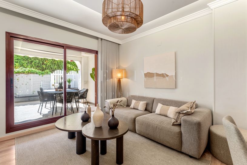 A four bedroom ground floor apartment in Residencial Noray, San Pedro de Alcántara