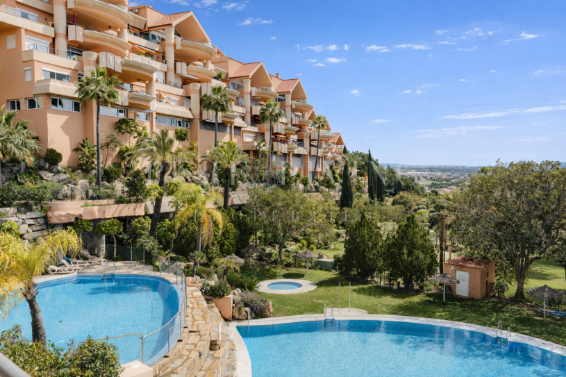 Apartment for sale in Magna Marbella, Nueva Andalucia