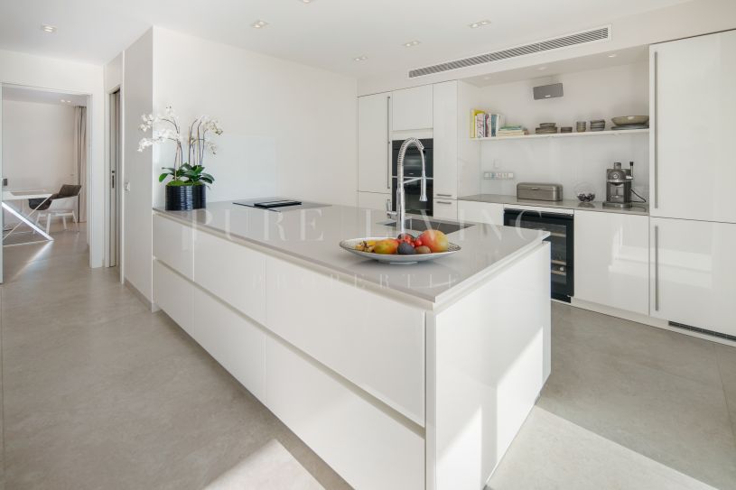 Ático dúplex en Monte Paraíso, Milla de Oro, Marbella