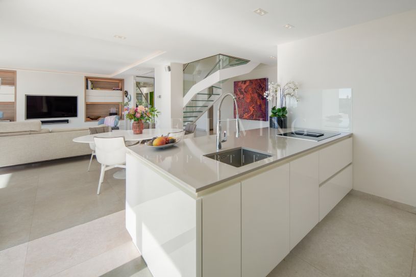 Ático dúplex en Monte Paraíso, Milla de Oro, Marbella