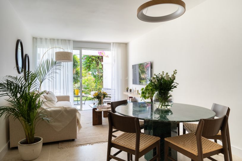Stunning 3-bedroom ground-floor apartment with garden views, located in La Quinta Benahavis