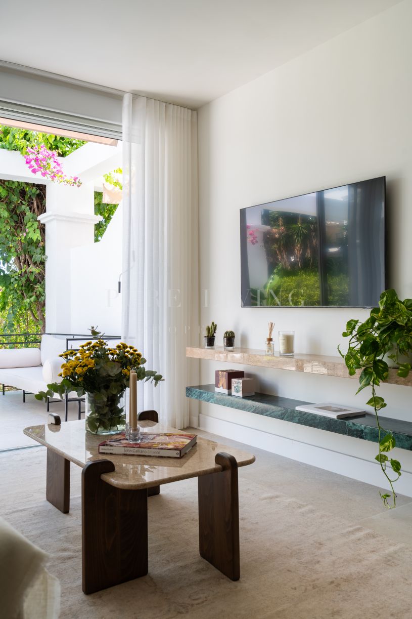 Stunning 3-bedroom ground-floor apartment with garden views, located in La Quinta Benahavis