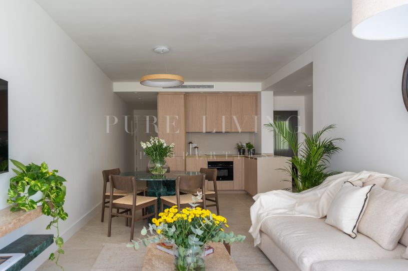 Stunning 3-bedroom ground-floor apartment with garden views, located in La Quinta Benahavis