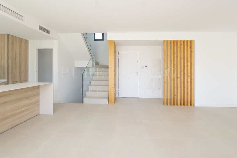 Semi Detached House for sale in Serene Atalaya, Estepona East