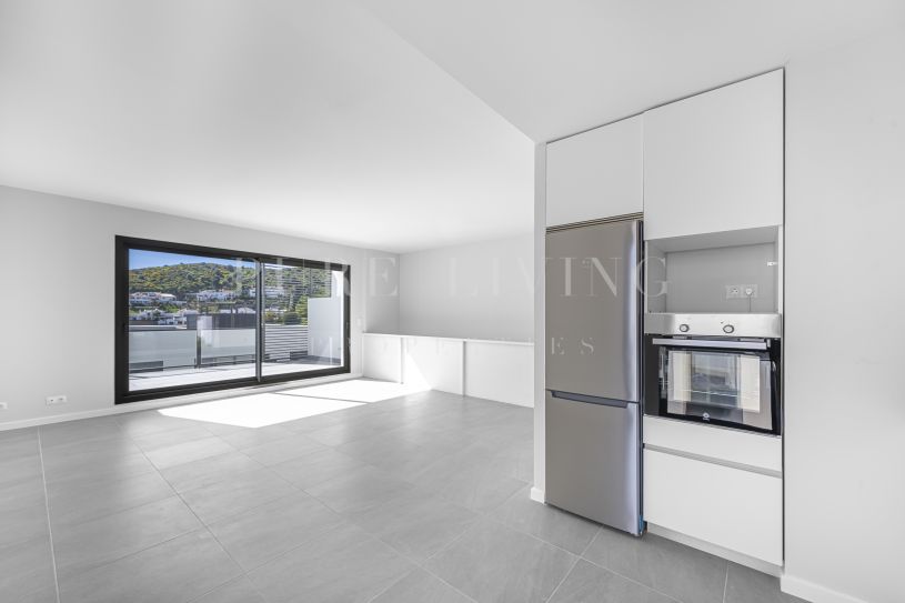 Brand New 3-Bedroom Semi-Detached Home with Beautiful Sea & Mountain Views in Riviera del Sol