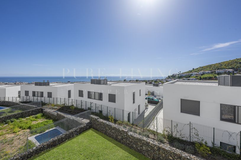 Brand New 3-Bedroom Semi-Detached Home with Beautiful Sea & Mountain Views in Riviera del Sol