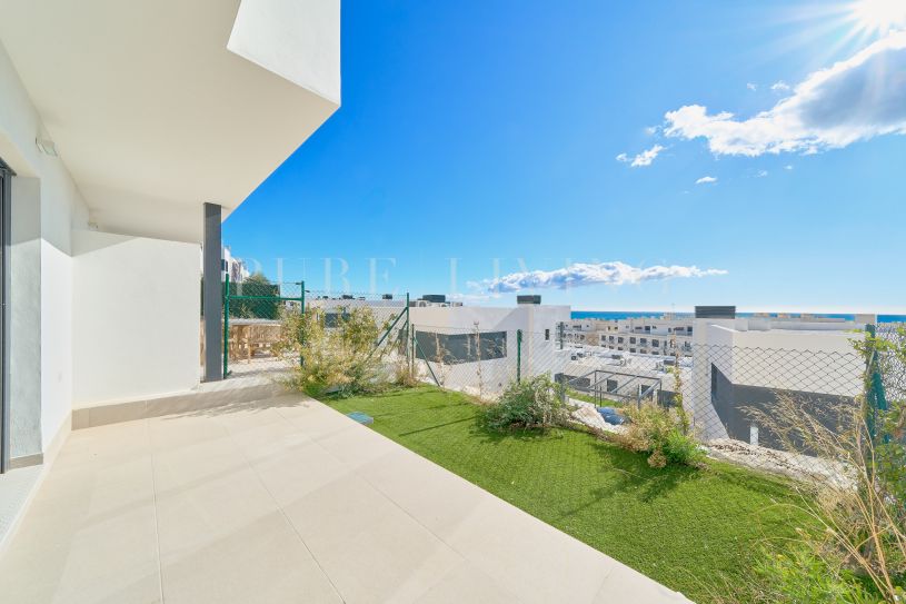 Modern 3-Bedroom Townhouse with Garden and Solarium in La Cala de Mijas