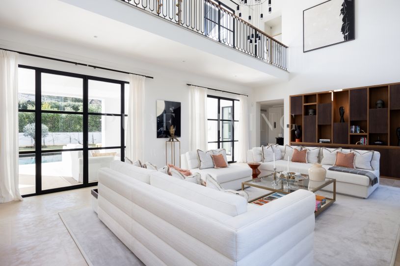 Villa for sale in Cascada de Camojan, Marbella Golden Mile