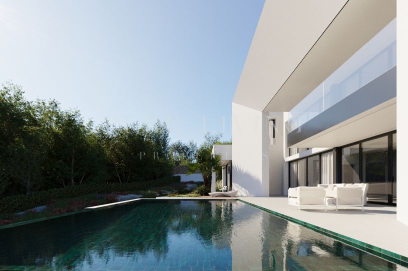 Premier plot with panoramic sea views