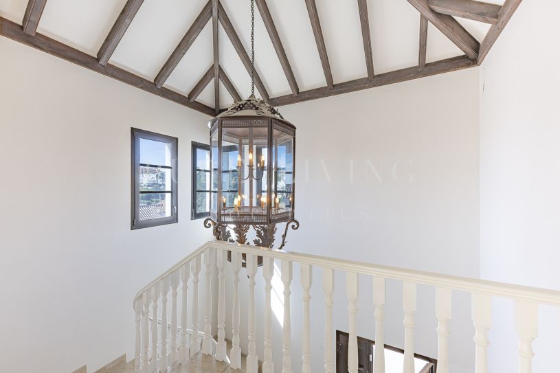 Découvrez la villa andalouse de vos rêves à La Resina Golf Course