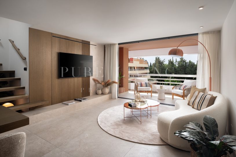 Un penthouse en duplex unique en son genre à vendre, niché dans le cœur animé du centre de Marbella.