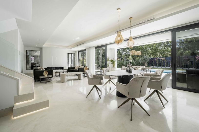 Een luxe moderne villa in El Campanario Golf.