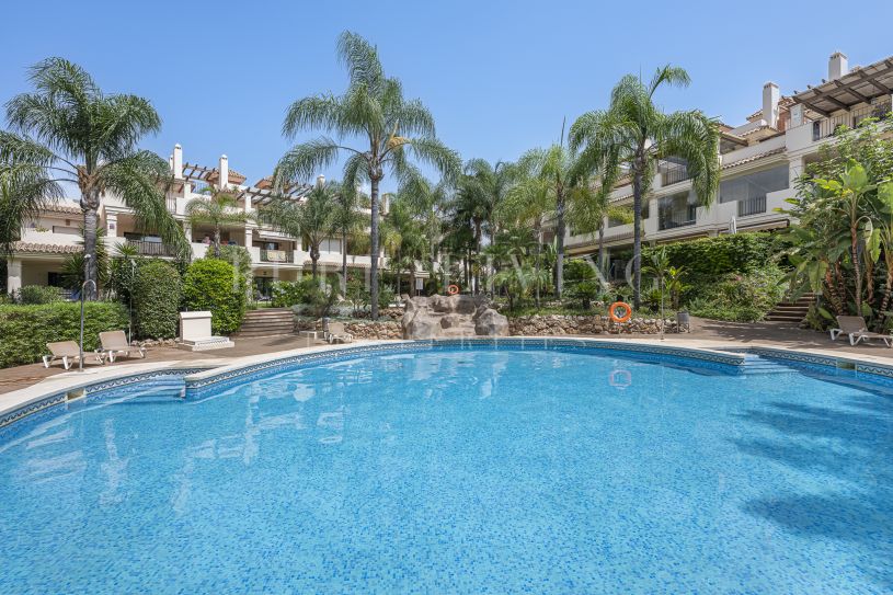 Elegant appartement met twee slaapkamers op de begane grond met privétuin in Hacienda El Palmeral