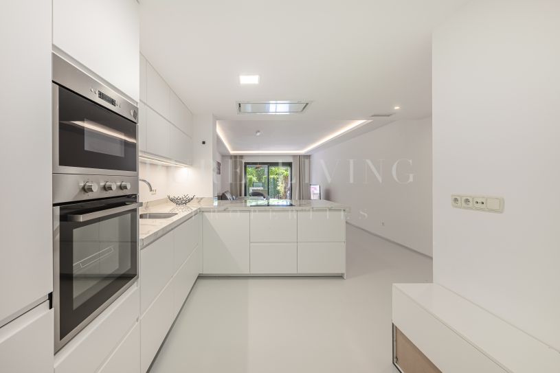 Elegant appartement met twee slaapkamers op de begane grond met privétuin in Hacienda El Palmeral