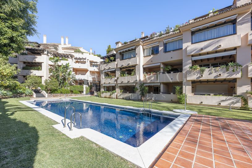 Two bedroom apartament for LT Rent in an exclusive community in El Virrey de Nagueles.