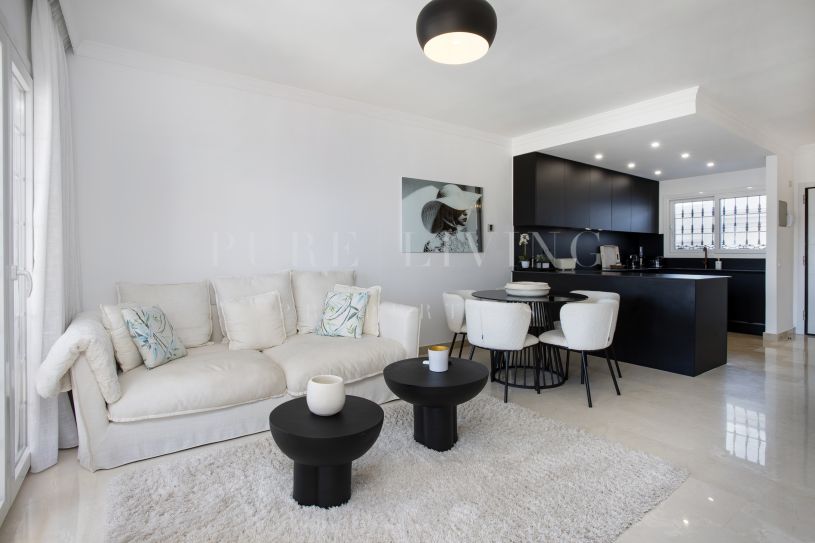 Penthouse duplex avec vue sur la mer à Nueva Andalucía