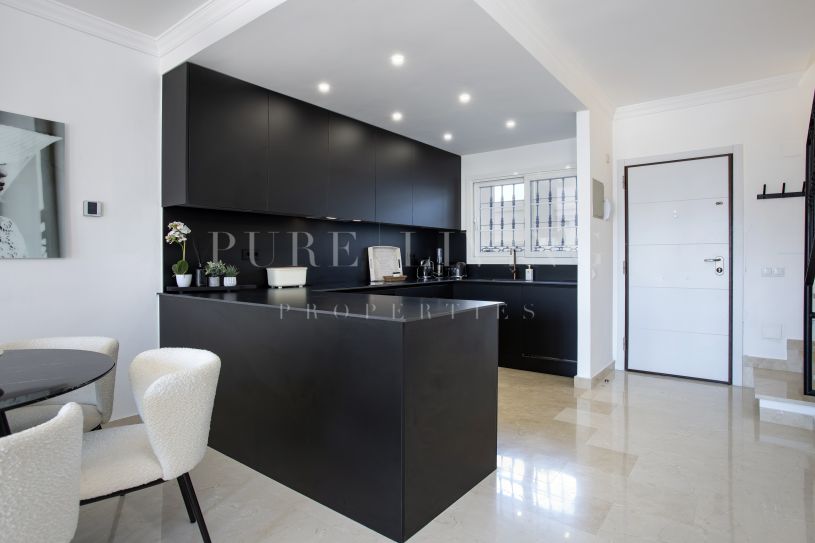 Penthouse duplex avec vue sur la mer à Nueva Andalucía