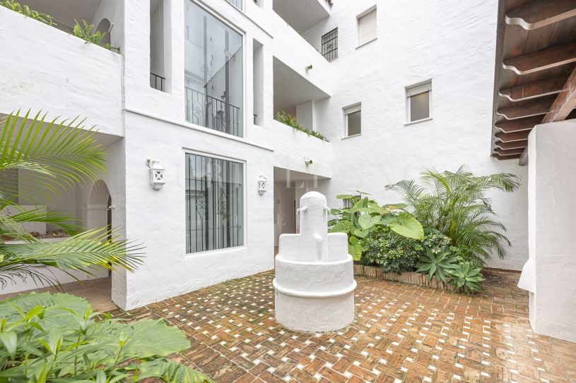 Appartement de 4 chambres avec vue sur la piscine, à quelques pas de la plage