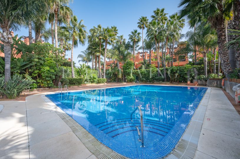 Exclusivo Adosado en altos de Puente romano Lujo y Encanto Mediterráneo