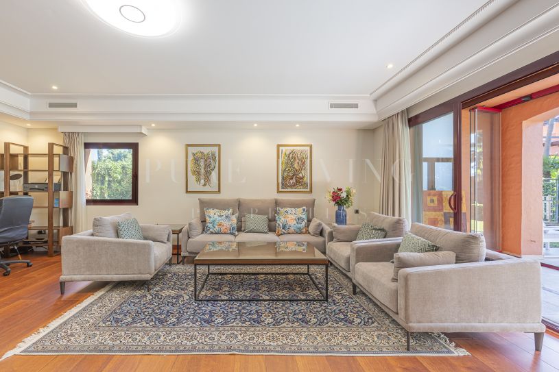 Exclusivo Adosado en altos de Puente romano Lujo y Encanto Mediterráneo