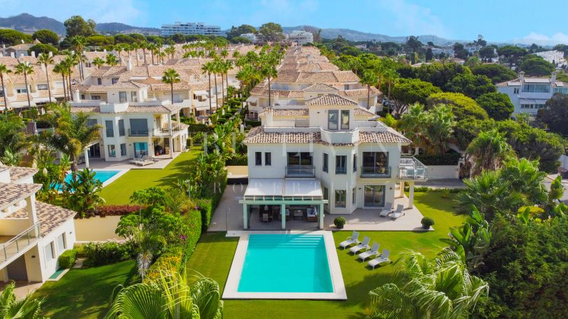 Indrukwekkende villa aan het strand in Marbella Oost