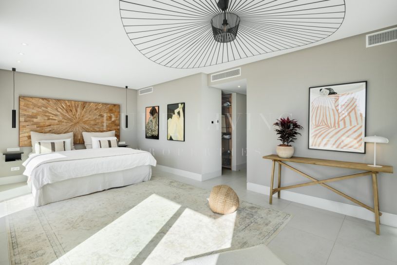 Villa contemporánea con vistas panorámicas al mar en La Cerquilla, Nueva Andalucía