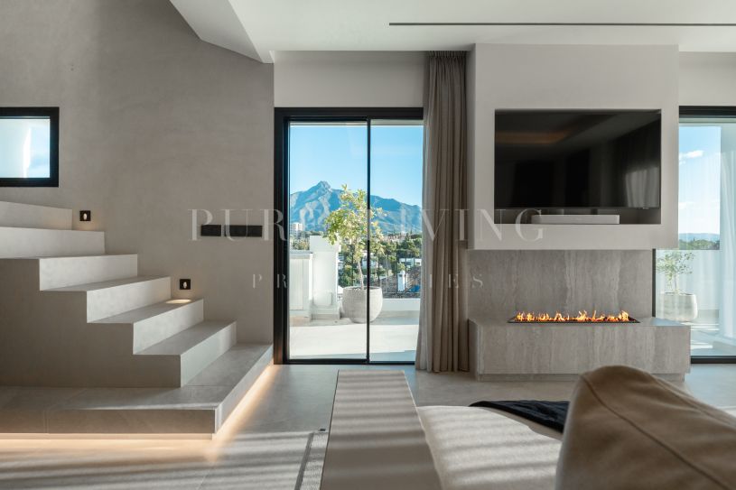A stunning duplex penthouse in Las Lolas, Nueva Andalucía.