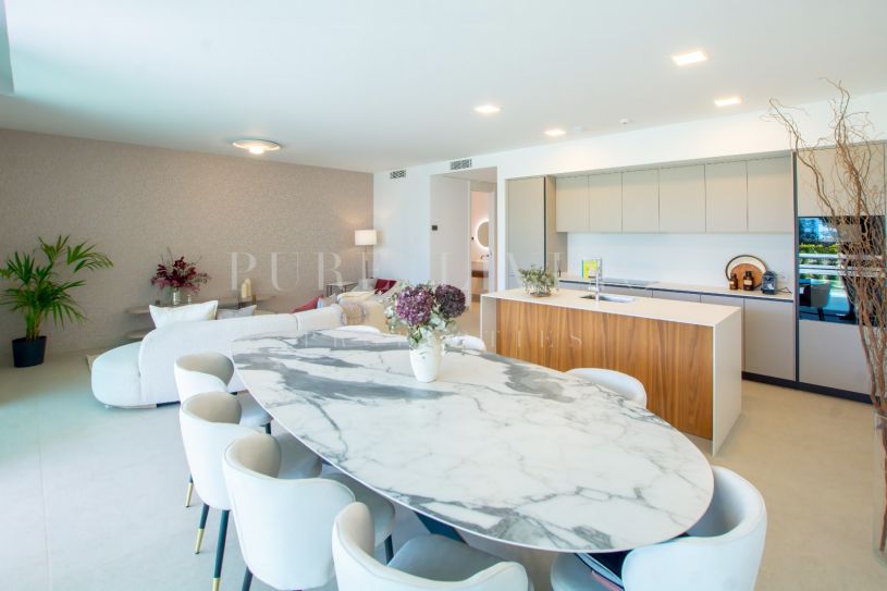 Elegant 3 bedroom apartment with sea views in, Marbella Sunset Cabopino