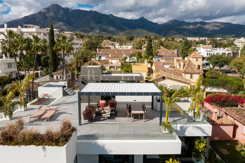 Villa élégante à Casablanca, Marbella : luxe au bord de la mer