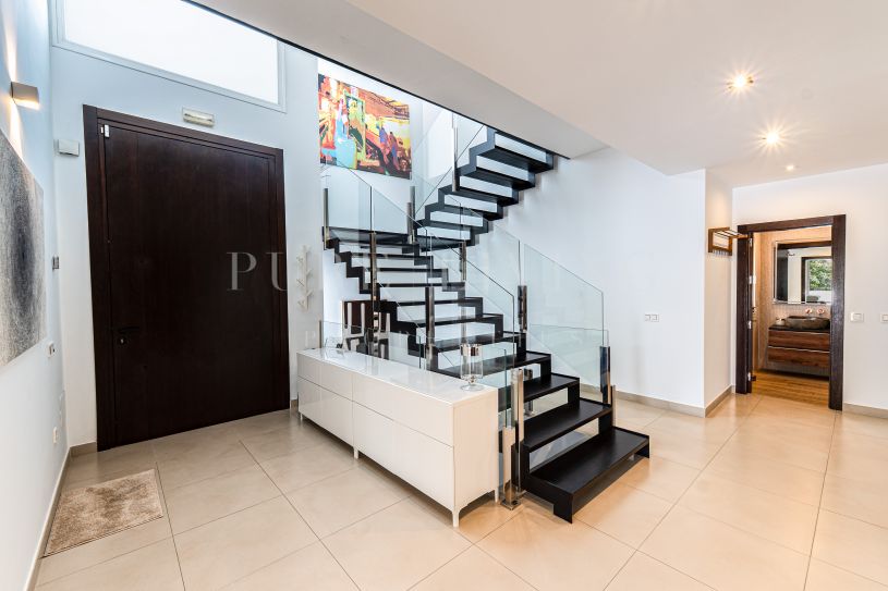 Renovated Family Villa Near Marbella Amenities