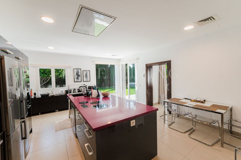 Renovated Family Villa Near Marbella Amenities