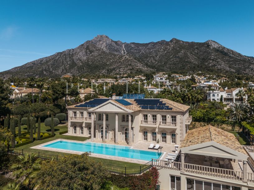 Een luxe villa in Sierra Blanca met klassiek design en modern comfort