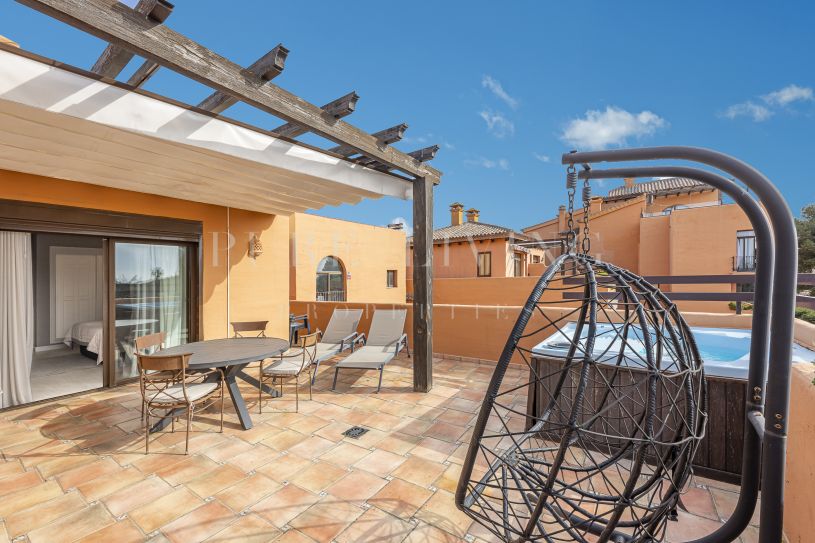 Duplex penthouse in een aparthotel te huur en te koop.