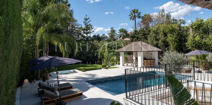 Impresionante villa de 5 dormitorios con impresionantes vistas a la montaña en primera, Nueva Andalucía