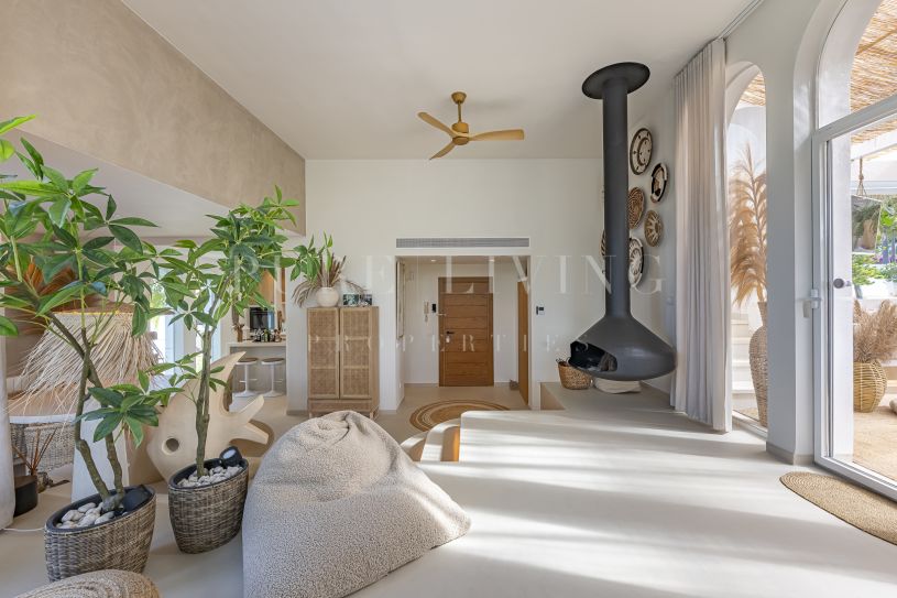 Prachtige woning met vier slaapkamers in Las Lagunas, Atalaya de Río Verde.